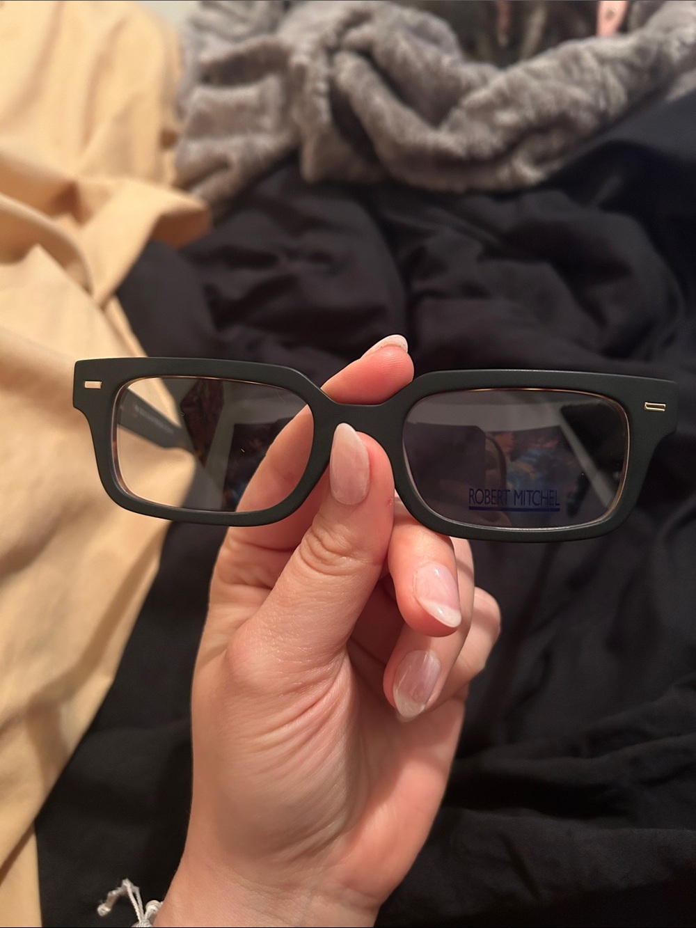 Robert Mitchel 202219 Glasses (with plastic lenses)